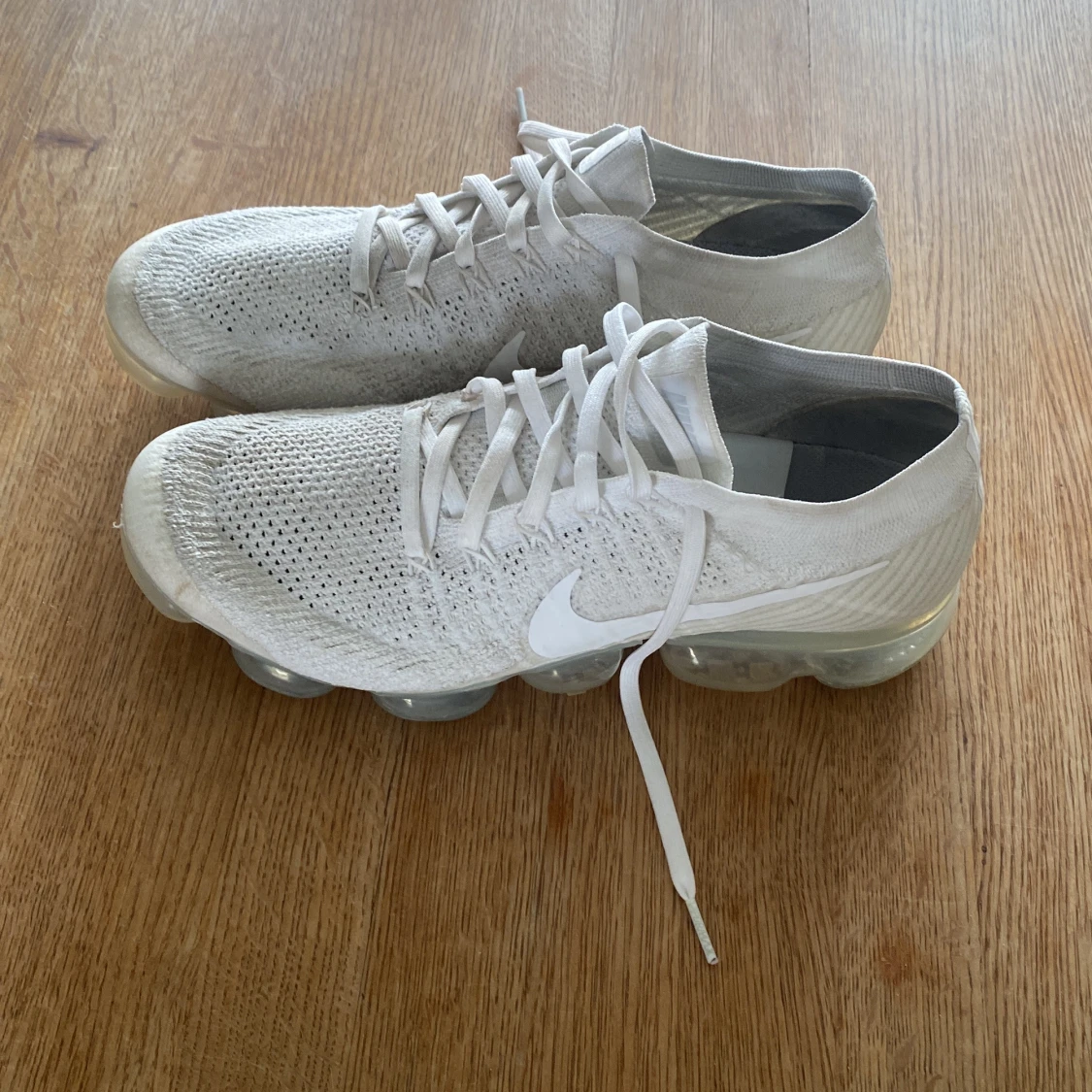 Nike Air Vapormax Flyknit i vitt - 3