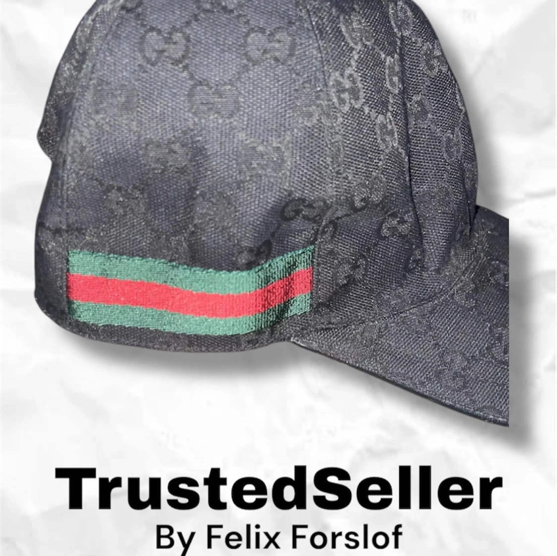 Svart keps med monogram - 2