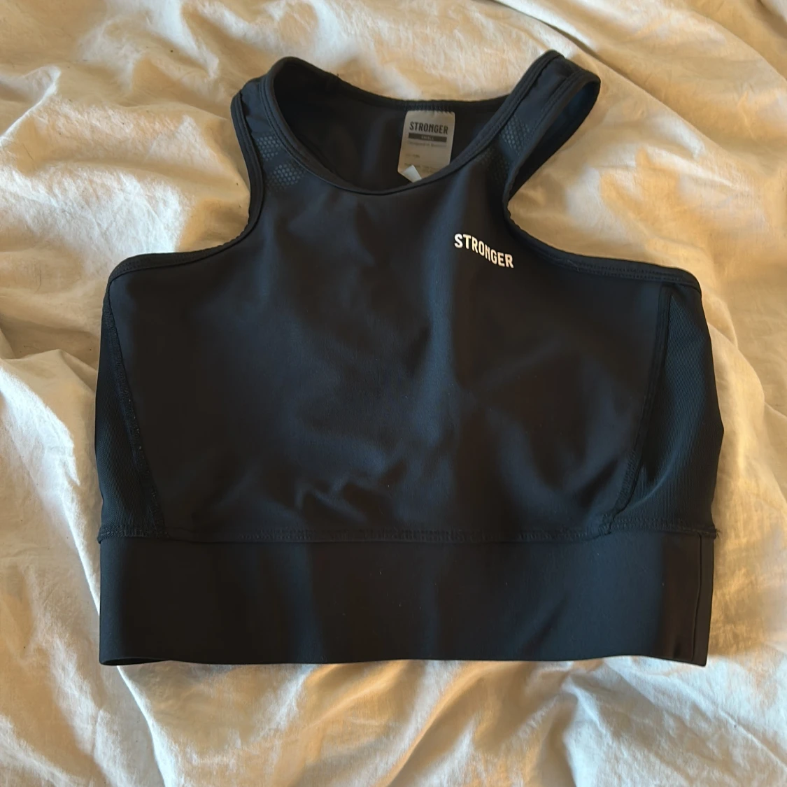 Svart linnetopp från Stronger