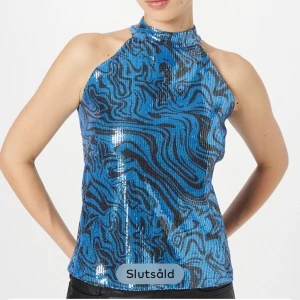 Blå glittrig halterneck topp - Så fin festtopp. Storleken är L men skulle själv säga att den mer är S, då den passar mig bra som vanligtvis bär S. använt en gång, Kontakta för fler bilder