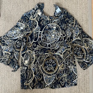 Blus  - Mönstrad blus