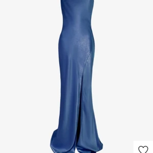 Bal klänning - Superfin balklänning! Aldrig använt då jag köpt en annan. Buda gärna!