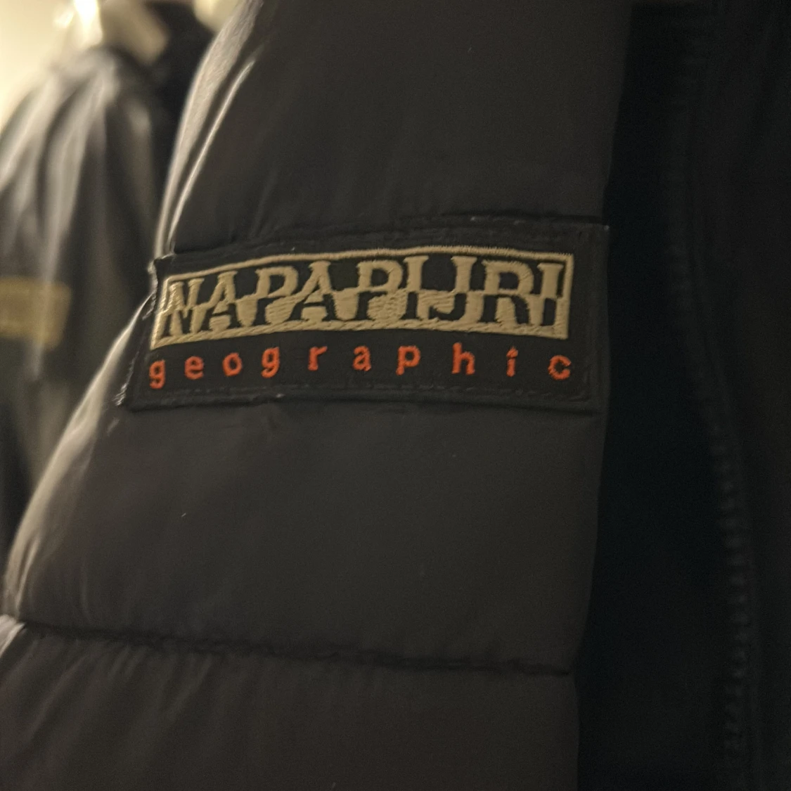 Svart pufferjacka från Napapijri - 1