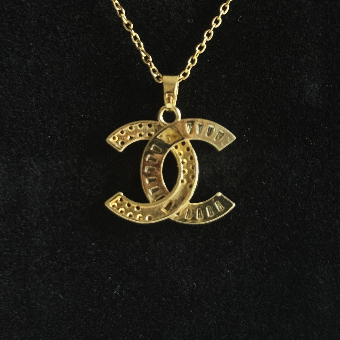 Guldigt halsband - 3