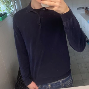 Långärmad pikétröja från Bläck - Säljer en långärmad piketröja från Bläck. Bra skick. Storlek S. Hör av dig ifall du har några frågor eller funderingar.