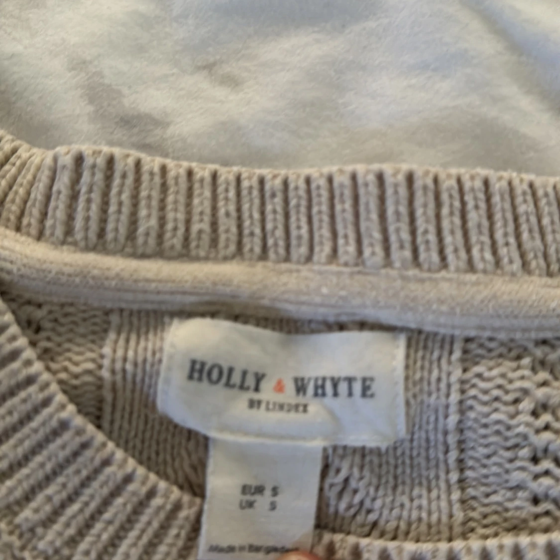 Randig stickad tröja från Holly & Whyte - 2