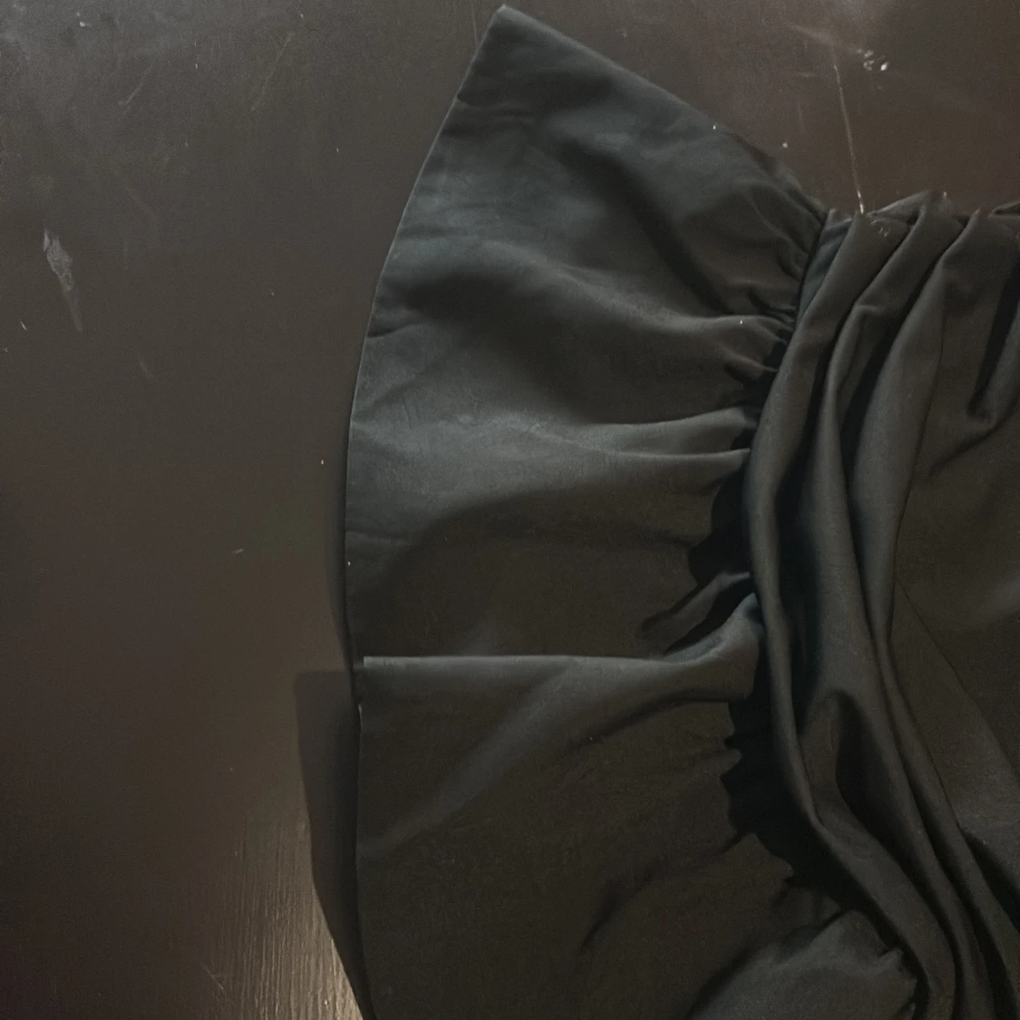 Svart axelbandslös topp - 2