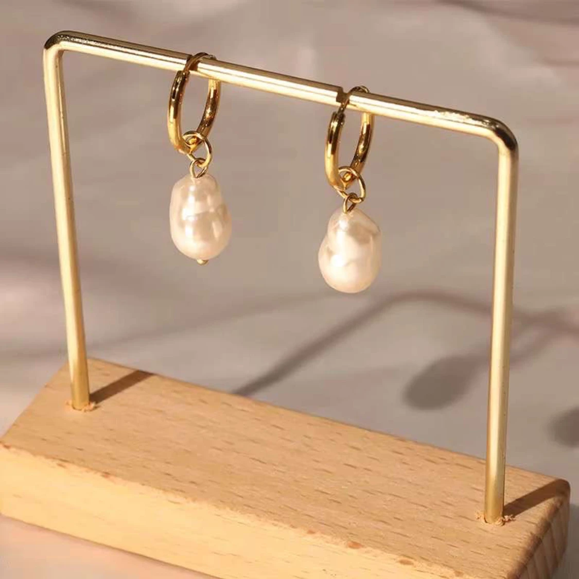 Guldörhängen med pärlor - 2