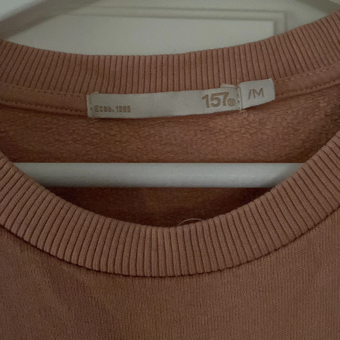 Beige croppad tröja från 157 - 1