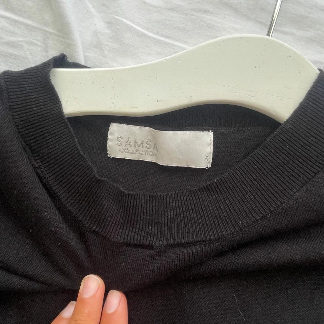 Svart stickad tröja från SAMSA Collection - 2