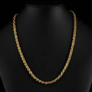 Guld cordell halsband - Cordell halsband i guld är ett elegant smycke som finns i flera olika längder, vilket gör det enkelt att anpassa efter stil och tillfälle. Perfekt för både vardag och fest! 