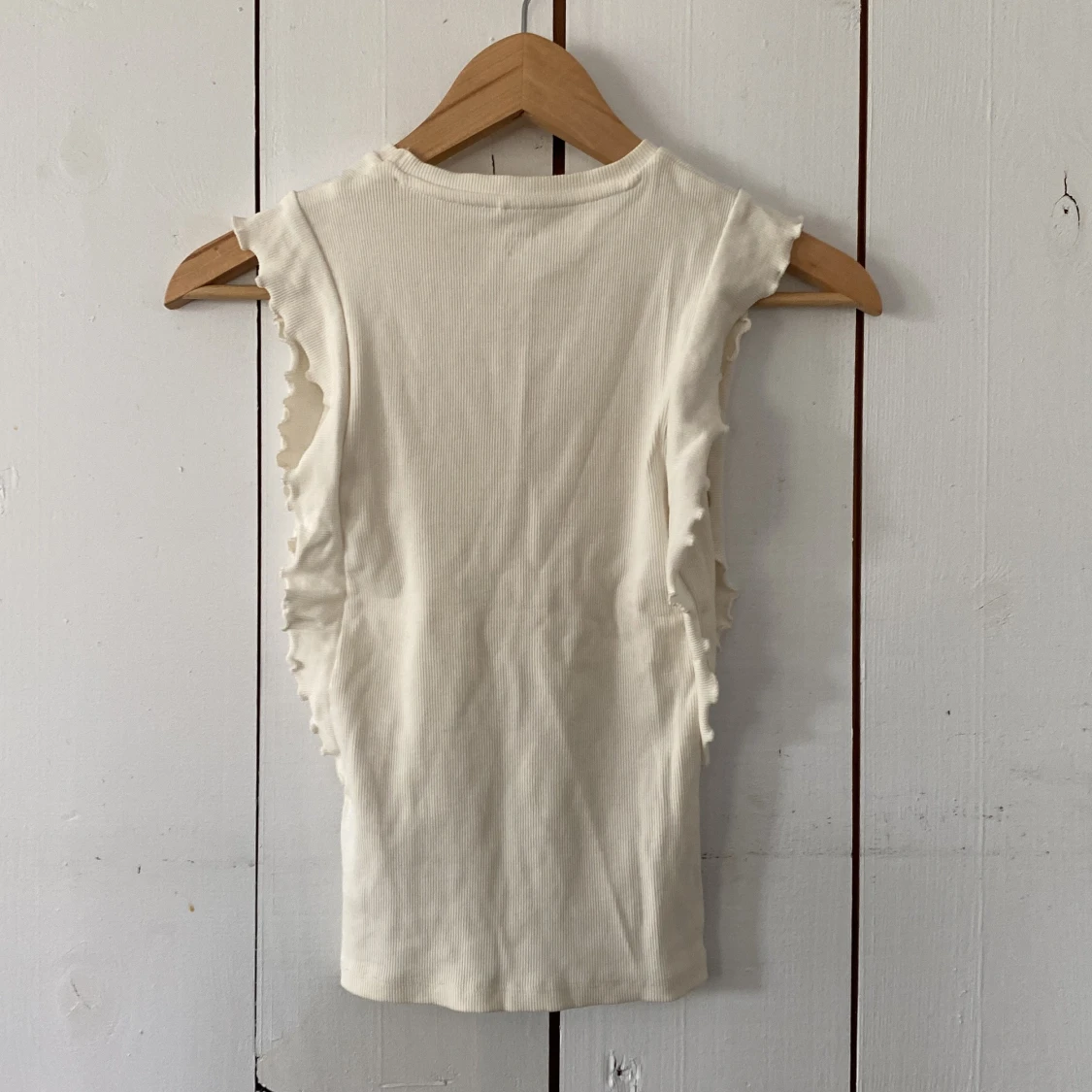 Vit ribbad ärmlös topp från Name It - 1