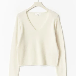 Stickad tröja från gina - Säljer då jag köpte fel storlek! I nyskick!!