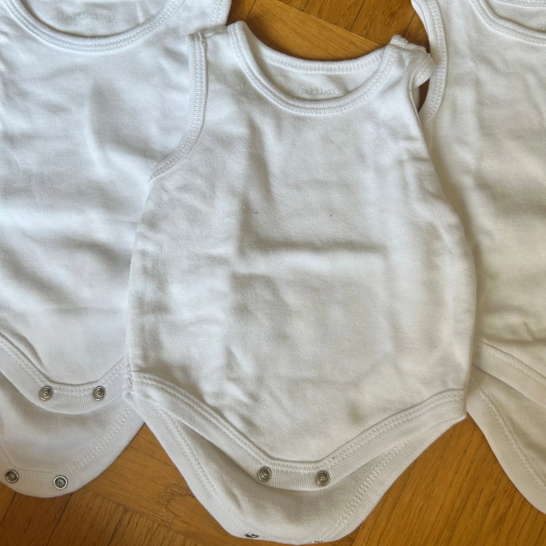 Ärmlös body  - 3