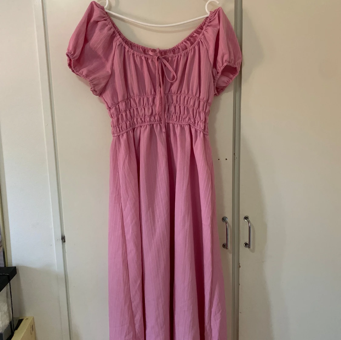 Rosa långklänning med puffärm - 1