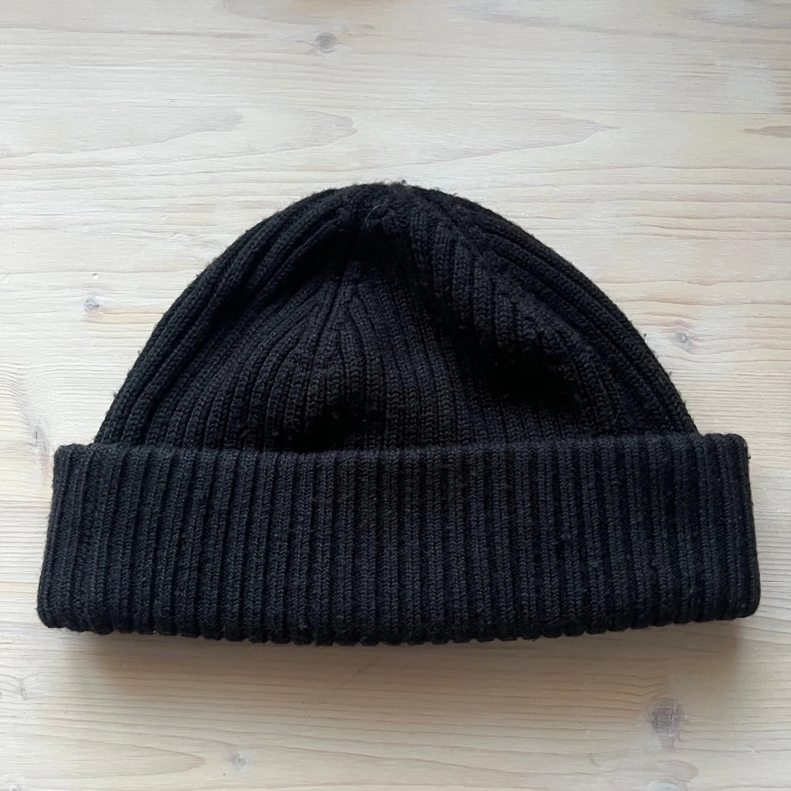 Svart ribbstickad mössa från Parajumpers - 2