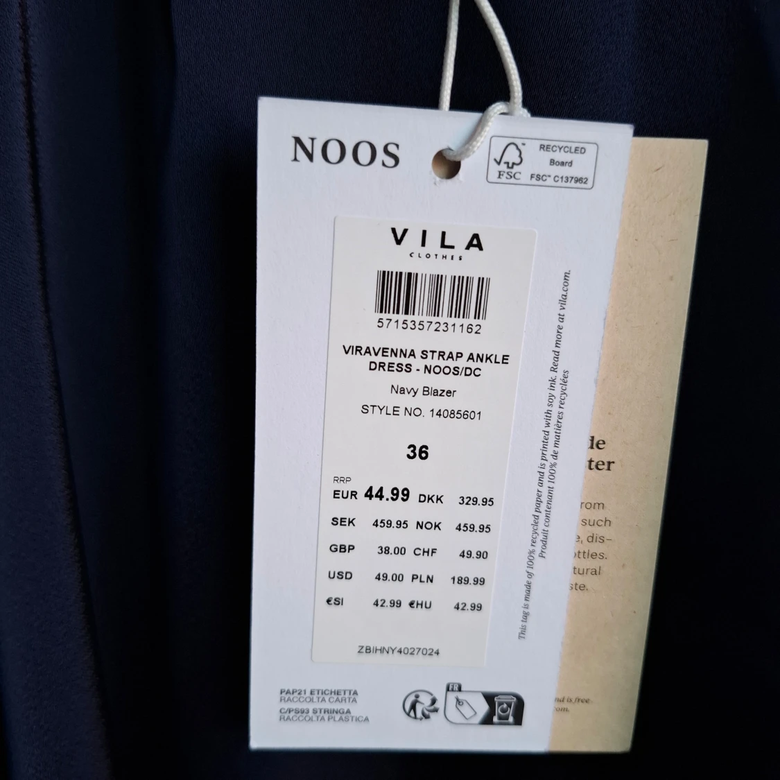 Mörkblå långklänning från Vila - 3
