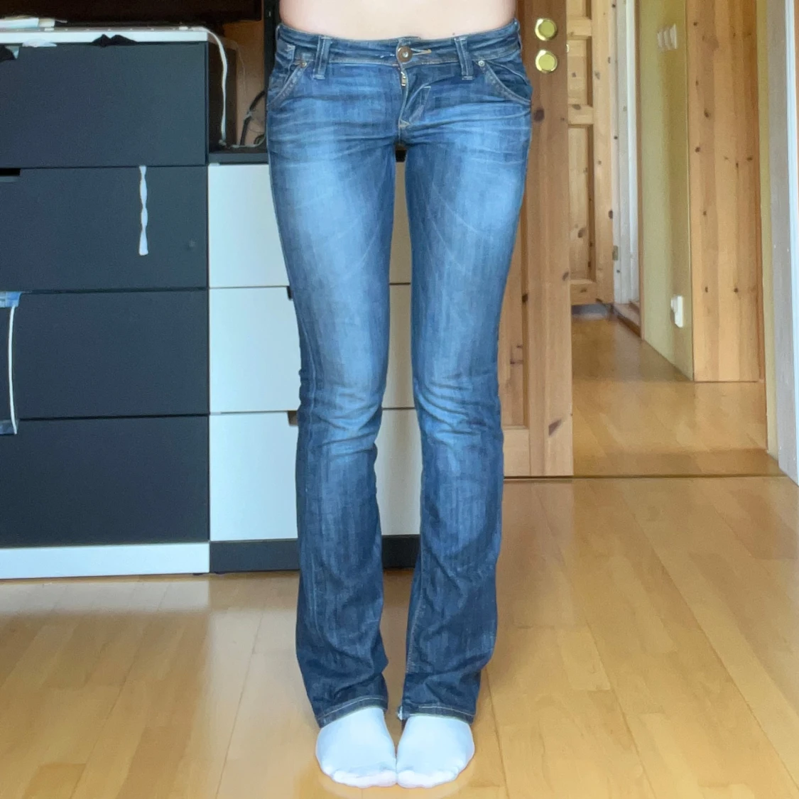 Blå lågmidjade jeans från Only