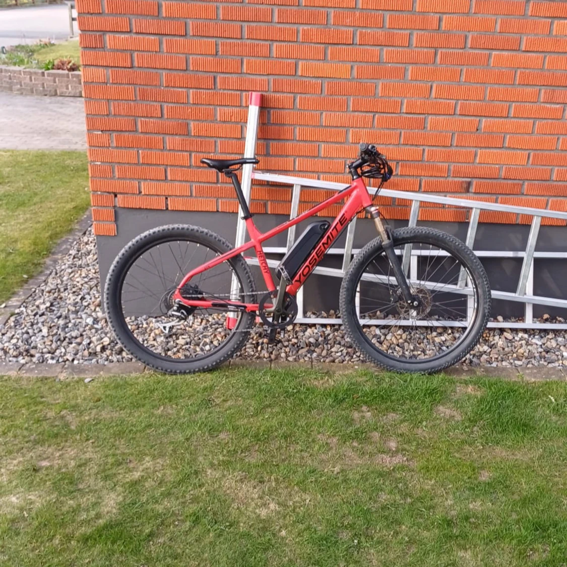 Elcykel 27 5" 7 växlar.