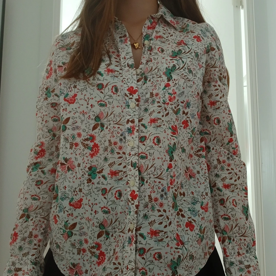 Blommig skjorta från Gap, S - 1