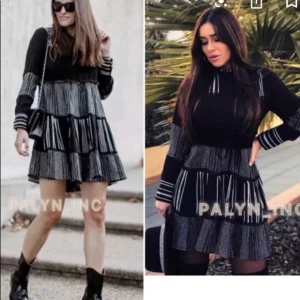 Svart och vit randig kortklänning Zara - Supersöt kortklänning från Zara i svart med vita ränder och mönster. Klänningen har lång ärm, volangig kjol och hög hals med små volangdetaljer. Luftig passform och coola kontrasterande ränder gör den perfekt för en trendig look.