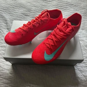 Nike Mercurial Vapor 16 Elite FG - Nike Mercurial Vapor 16 Elite FG Ember Glow HELT NYA I KARTONG Storlek: EU 42 Kommer med original kartong, skopåse, etiketter osv 
