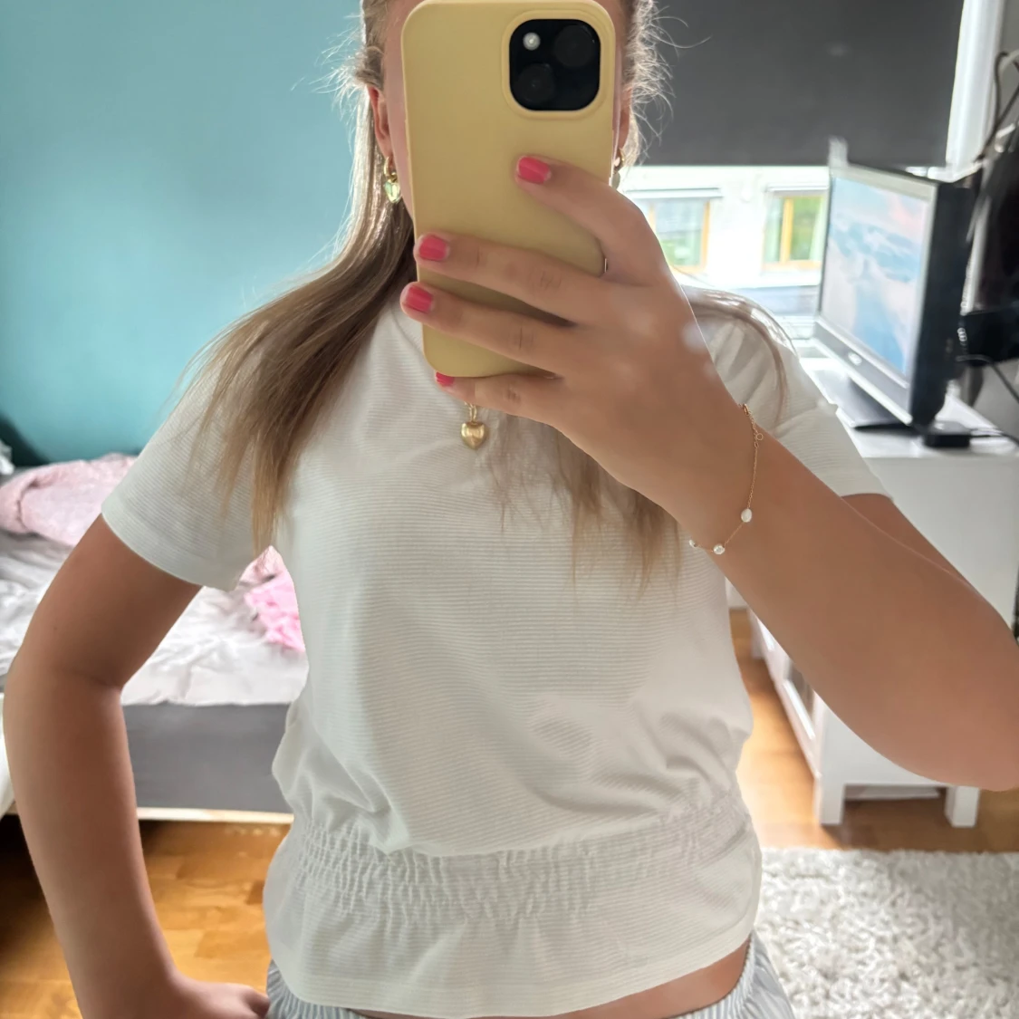 Vit kortärmad topp med resår