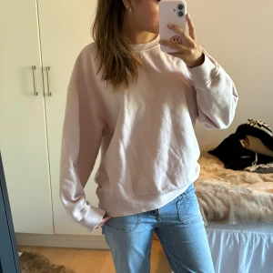 Rosa COS-tröja - Super snygg rosa COS tröja!!! 