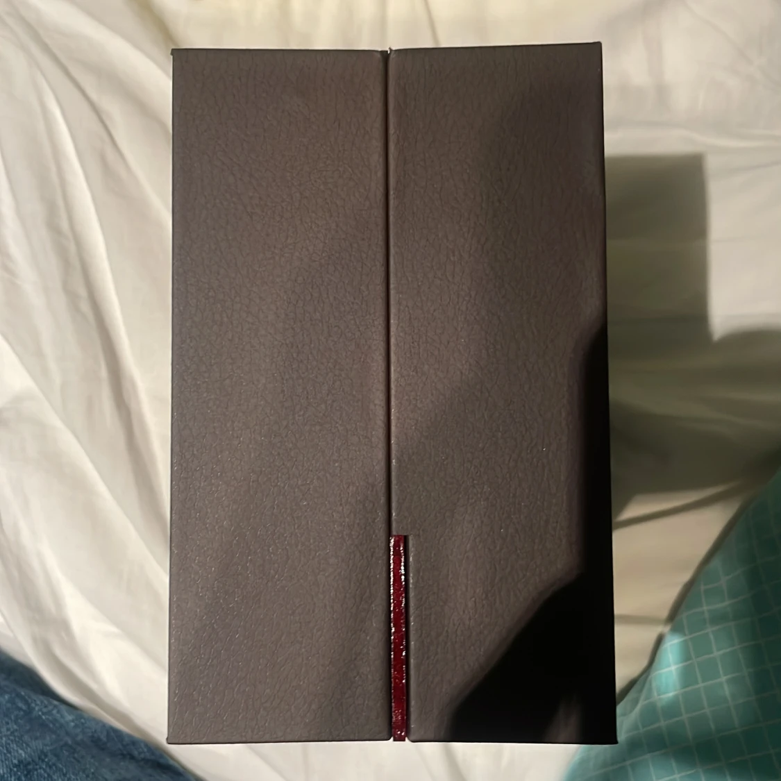 Lyxig svart och guld klocka i box - 2