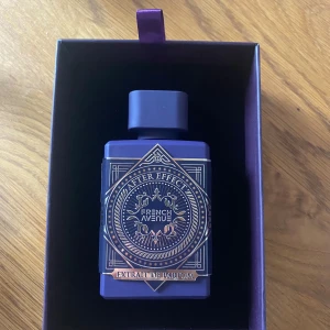 French Avenue After Effect parfym - 80 ml After effect (inspirerat av side effect). Luktar extremt lika och är riktigt värt priset istället för den dyra. Flaskan har bara sprayat 3-4 gånger annars helt full. Extremt bra i vardagen och luktar väldigt bra 