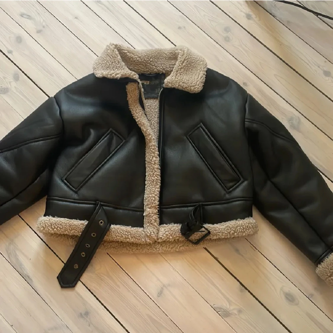 Svart teddyjacka  - 2