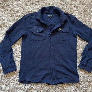 🔹Lyle & Scott overshirt🔹 - ⚜️Säljer en fet overshirt från Lyle & Scott som jag inte använder längre!⚜️