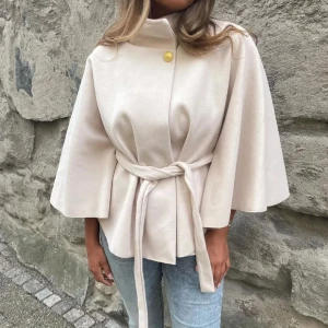 Poncho  - Poncho från Missäy. 