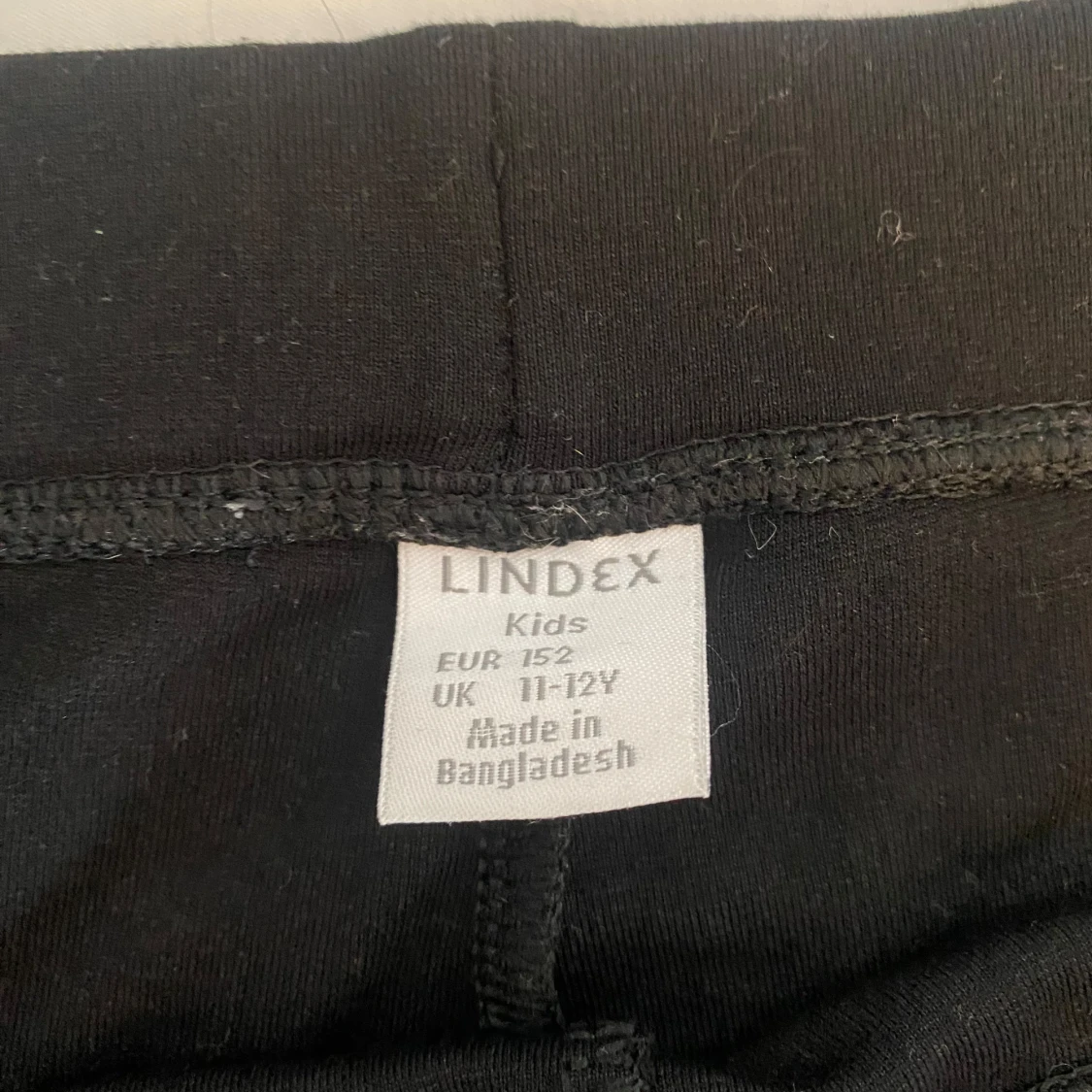 Svarta bootcut byxor från Lindex - 1
