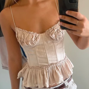 Rosa korsett topp - Fint skick knappt använd med smala axelband
