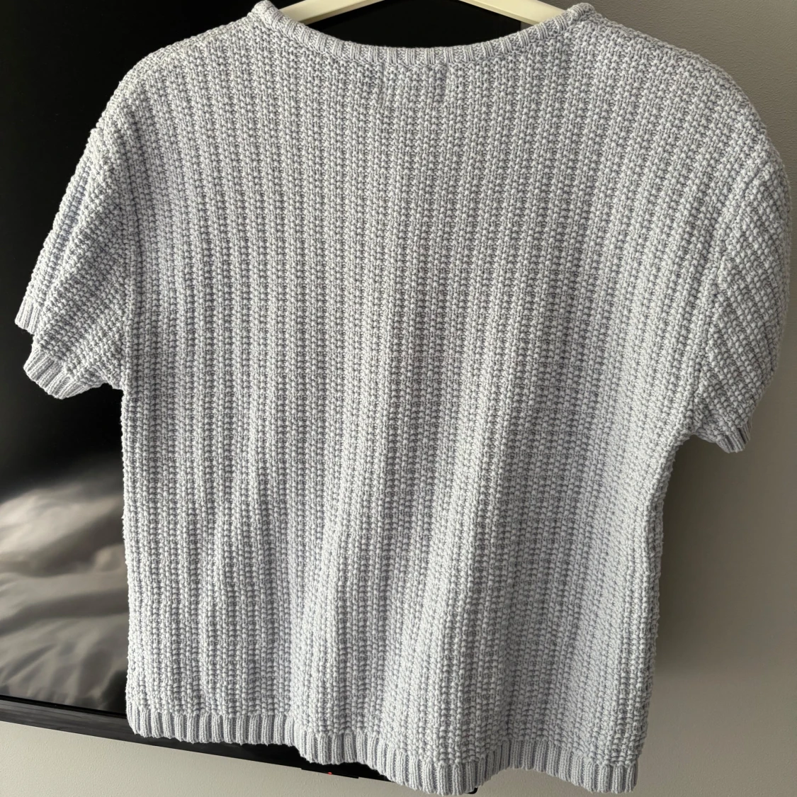 Ljusblå kortärmad tröja - 1