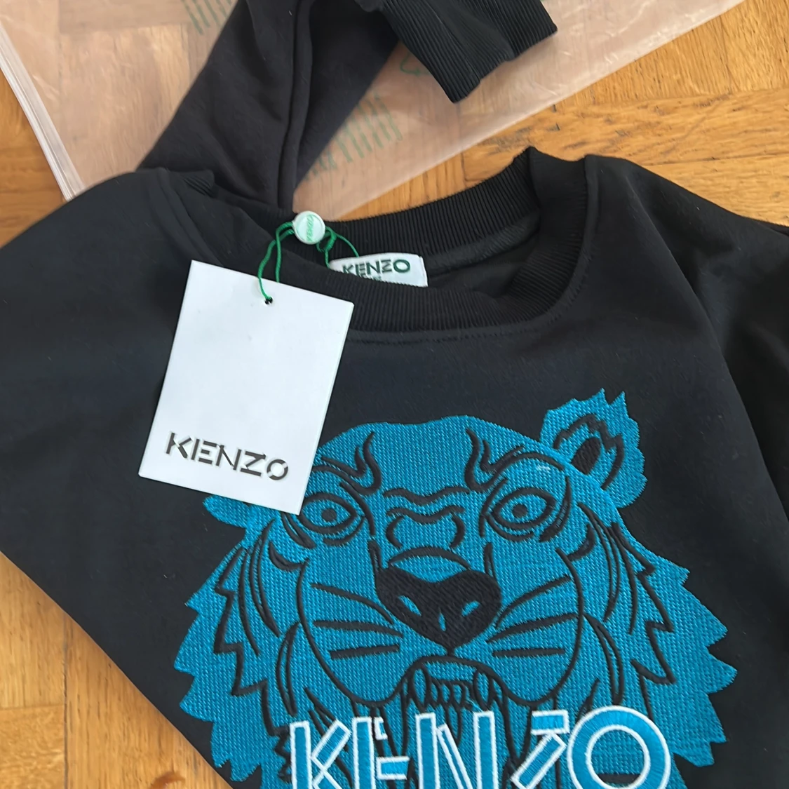 Svart Kenzo tröja med blå tiger - 4
