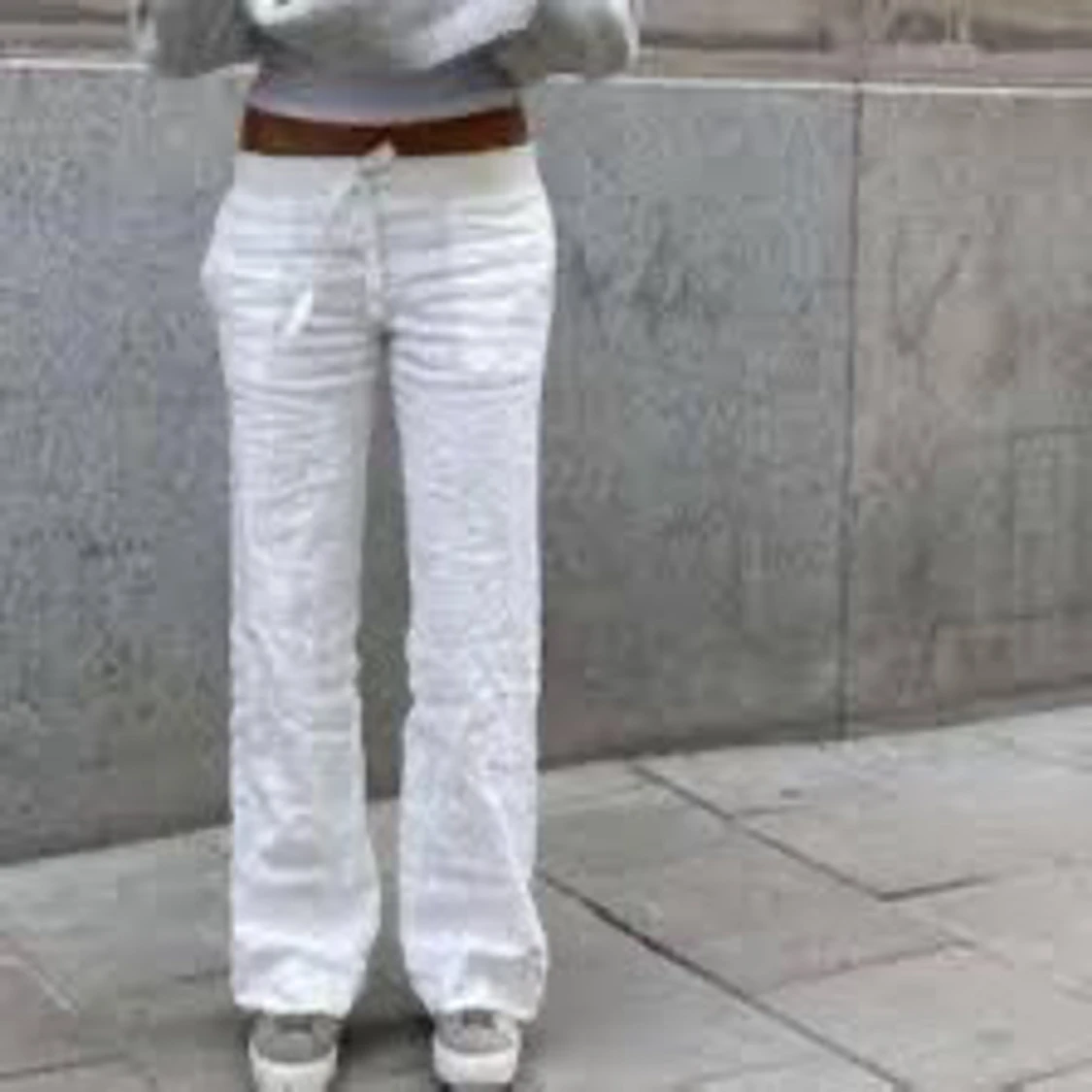 INTRESSEKOLL PÅ Vita linnebyxor från alobha label - 4