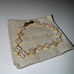 Clove bracelet - Köpt för 999 helt ny aldrig använt 925 sterling silver och plated with 18k gold