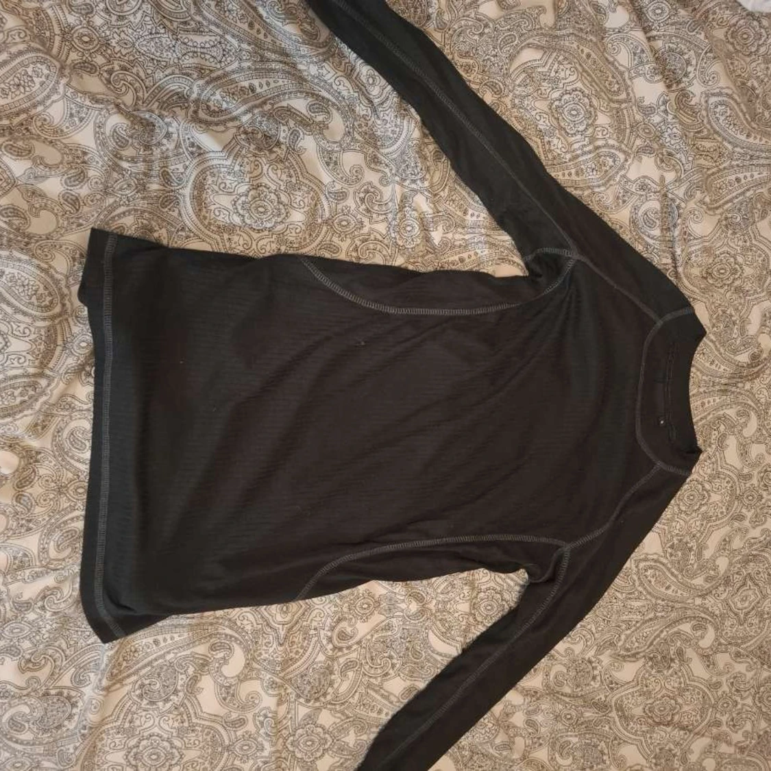 Svart långärmad tröja i ullmix