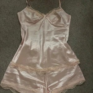 Lingerie pyjamas  - Aldrig använd, köpt från plick men i fint/rent skick