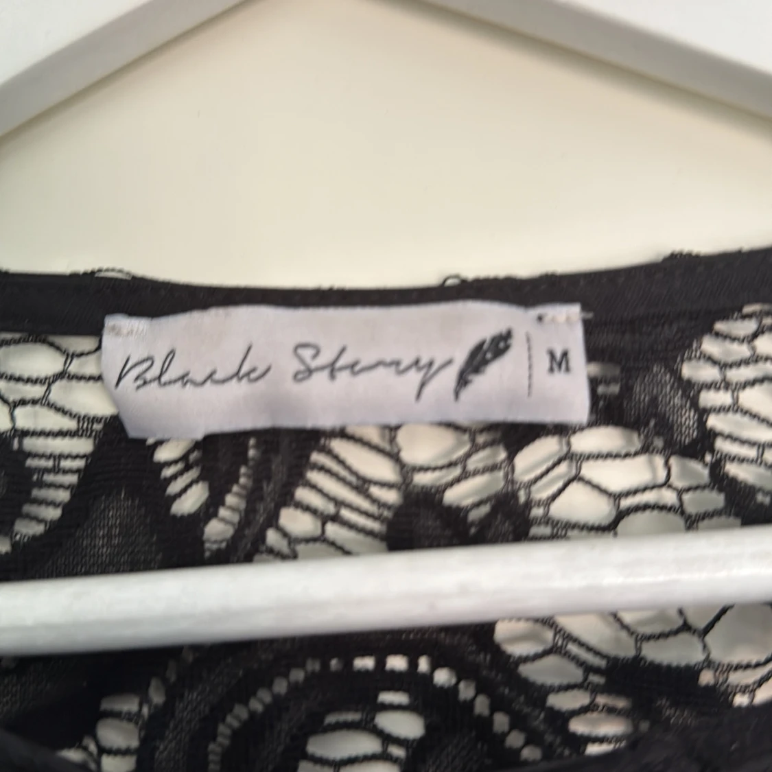 Svart spetsblus från Black Story - 1