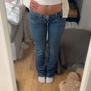 Ltb jeans  - Säljer dessa jätte fina blåa ltb byxor som inte kommer till användning längre dom har defekter men absolut inte något som man tänker på väldigt små och det finns med på bilden, byxorna är klippta där nere då dom va för långa men det ser man på bilden!💕det är bara att skriva  om ni undrar nått mer