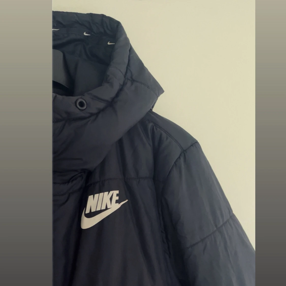 Svart pufferjacka från Nike S - 2