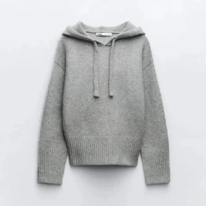 Zara hoodie  - Grå tjock Zara hoodie som inte längre tillgänglig, bra passform och god skick 