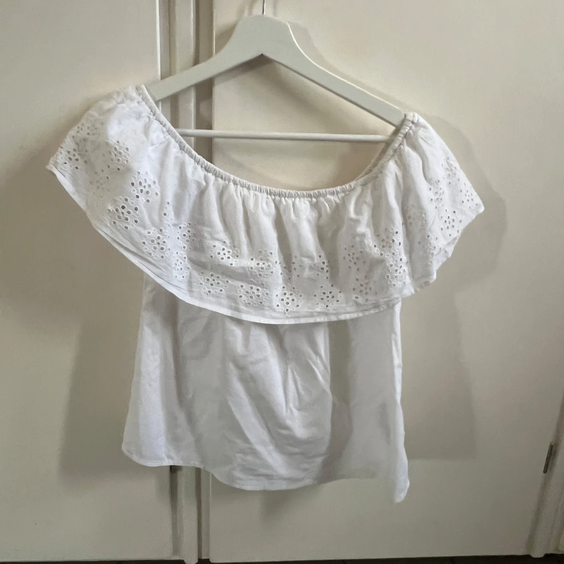 Vit offshoulder blus 