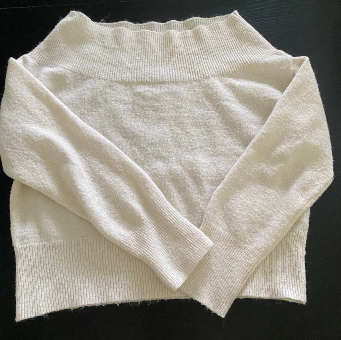 Offshoulder stickad tröja - 1