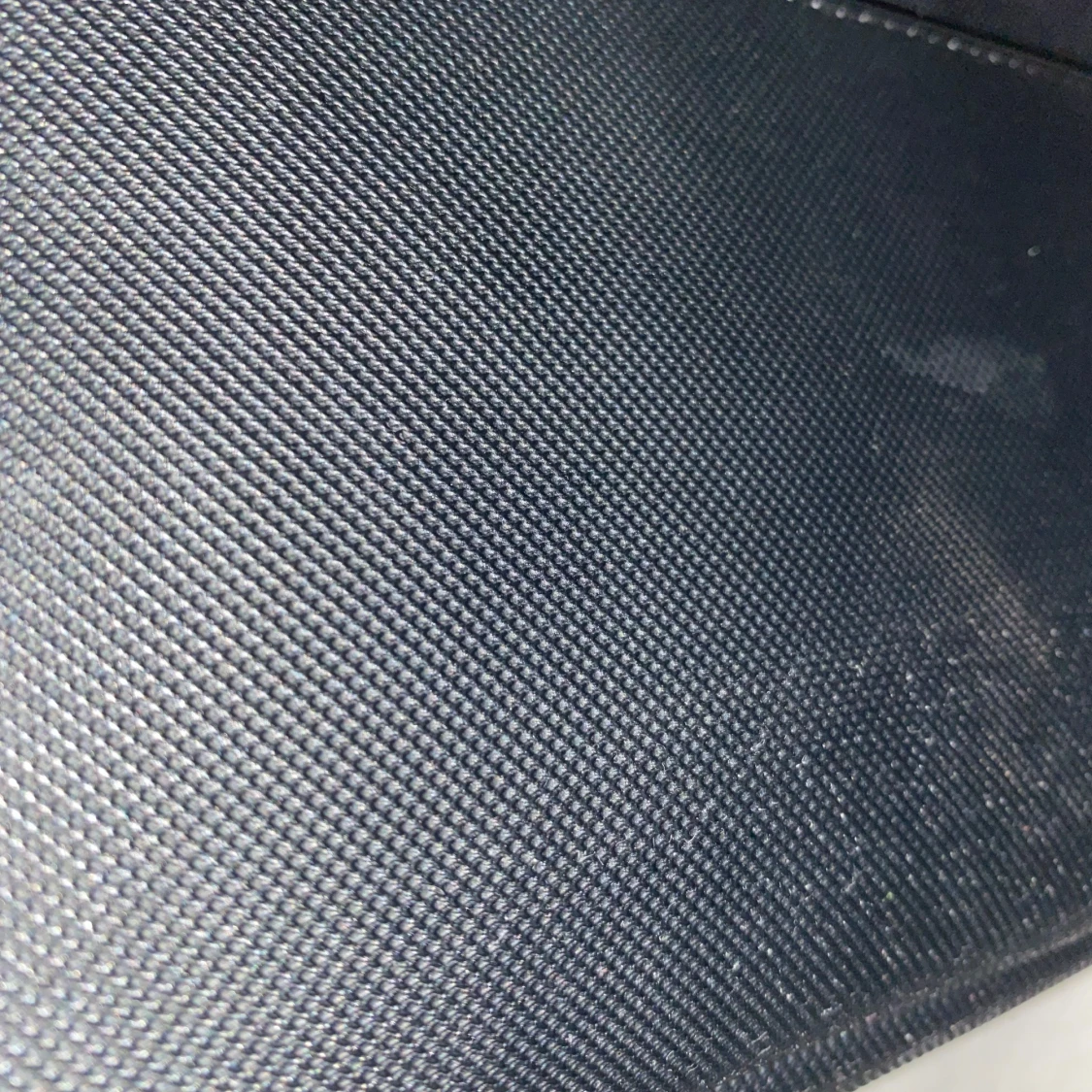 Svart axelväska med justerbart band från Lacoste - 2