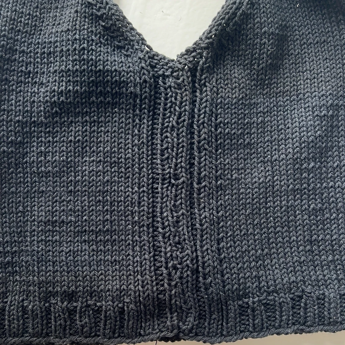 Svart stickad linnetopp i bomull - 3