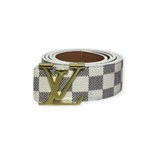 Louis Vuitton Bälte  - Helt nytt aldrig använt. Storlek 110cm. Kan frakta eller mötas i Stockholm. Postar inom 24 timmar